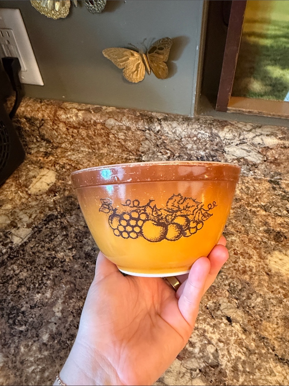 Vintage Pyrex Old Orchard 1.5 Pint Mixing Bowl
